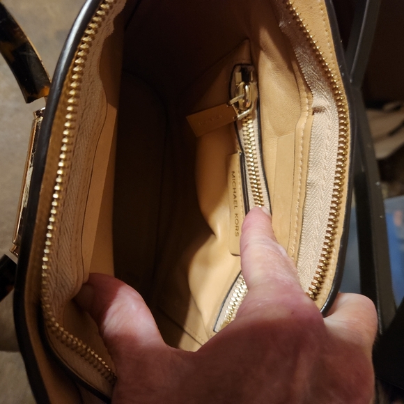 Michael Kors Herron Bucket Crossbody Bag - Picture 6 of 6